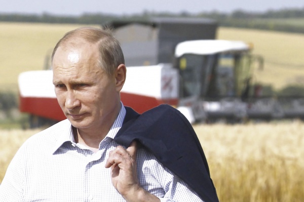 Владимир Путин: «Уже через четыре года мы планируем поставлять на мировые рынки больший объем продовольствия, чем ввозить в страну»