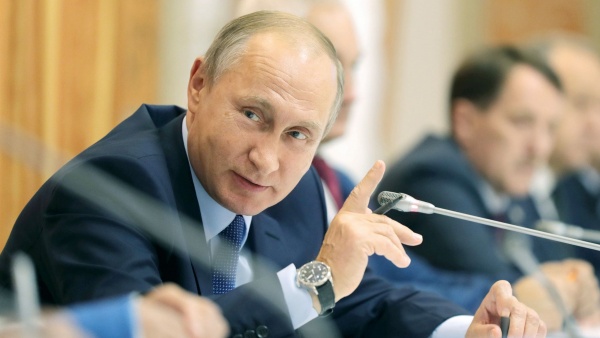 Владимир Путин: «Это действительно современная, привлекательная для инвестиций отрасль, один из локомотивов развития экономики страны»
