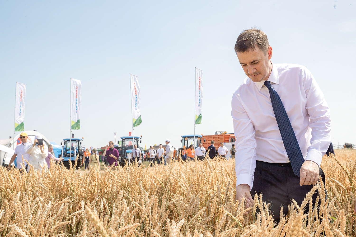 Дмитрий Патрушев: «Урожай зерна 2023 года позволит нам сполна обеспечить внутренний рынок, а также поставить за рубеж в текущем сезоне до 60 млн тонн зерновых» 