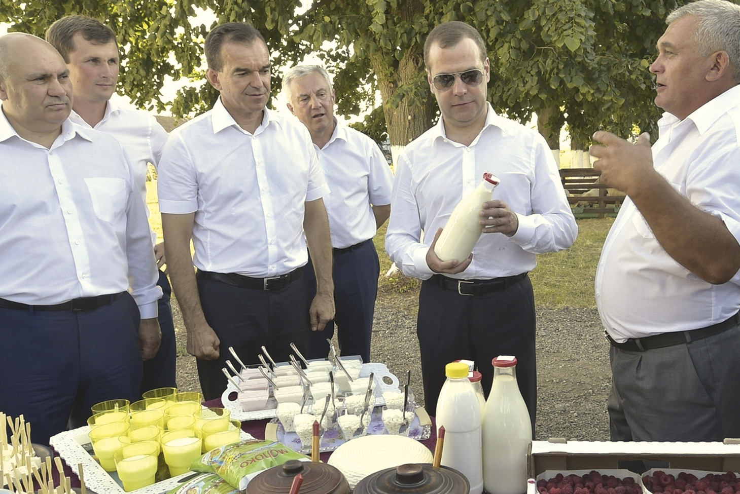 Дмитрий Медведев: «В регионах нужно озаботиться окончательным доведением средств до аграриев»