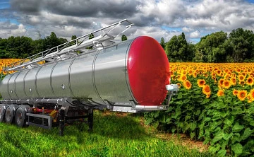 Компания «Вологодские машины» выпустила термоизолированную полуприцеп-цистерну для перевозки растительного масла